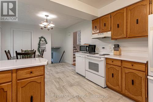 8945 Hacienda Road, Aylmer (Ay), ON - Indoor Photo Showing Kitchen