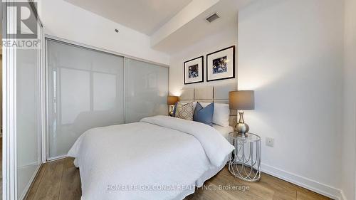 1910 - 426 University Avenue, Toronto (Kensington-Chinatown), ON - Indoor Photo Showing Bedroom