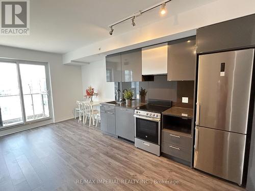 3208 - 251 Jarvis Street, Toronto (Moss Park), ON - Indoor Photo Showing Kitchen