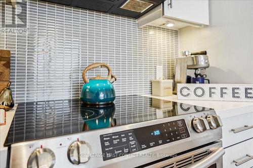 410 - 375 Sea Ray Avenue, Innisfil, ON - Indoor Photo Showing Kitchen