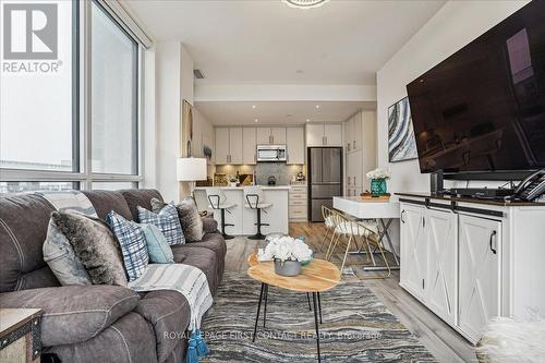 410 - 375 Sea Ray Avenue, Innisfil, ON - Indoor Photo Showing Living Room