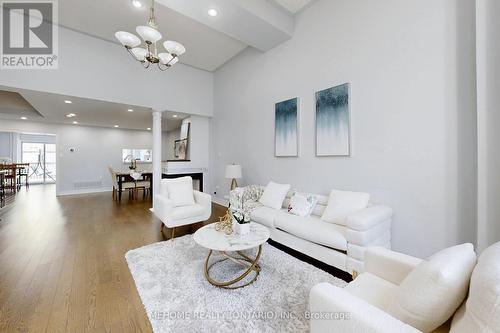 235 Shirley Drive, Richmond Hill, ON - Indoor Photo Showing Living Room