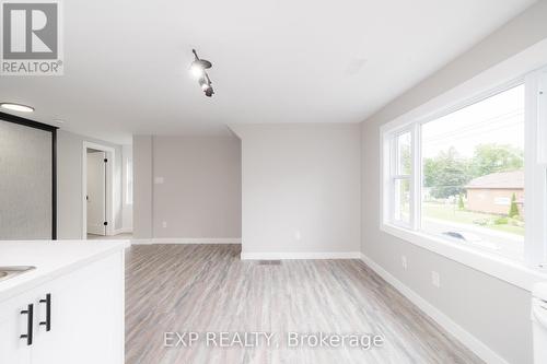 9 Gunn Street, Barrie (Wellington), ON - Indoor Photo Showing Other Room