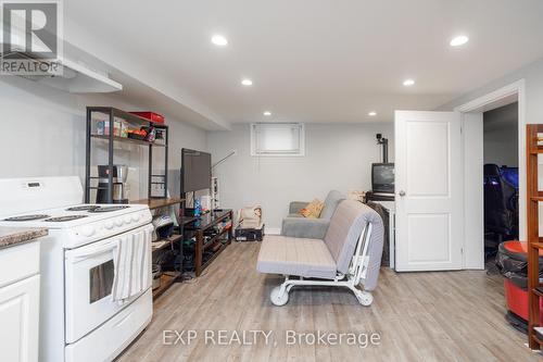 9 Gunn Street, Barrie, ON - Indoor Photo Showing Kitchen