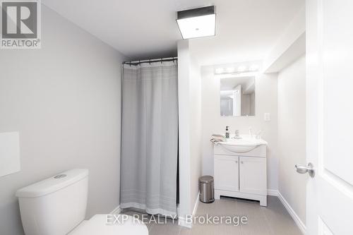 9 Gunn Street, Barrie, ON - Indoor Photo Showing Bathroom