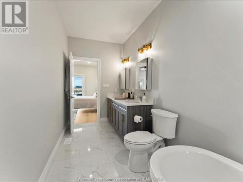 3285 Tullio Drive, Lasalle, ON - Indoor Photo Showing Bathroom