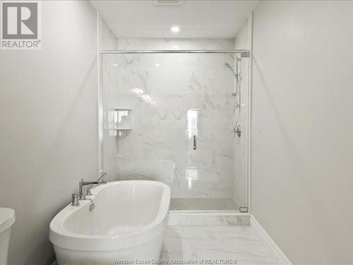 3285 Tullio Drive, Lasalle, ON - Indoor Photo Showing Bathroom