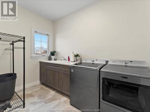 3285 Tullio Drive, Lasalle, ON - Indoor Photo Showing Laundry Room