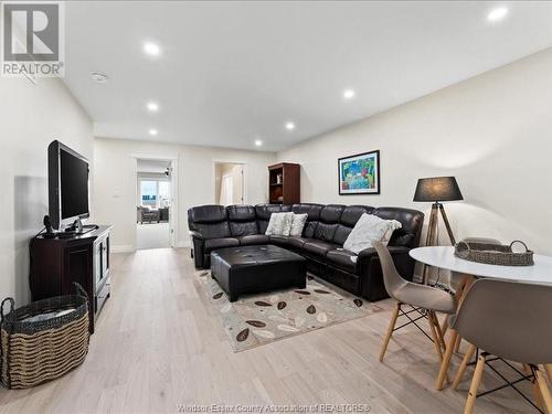 3285 Tullio Drive, Lasalle, ON - Indoor Photo Showing Living Room