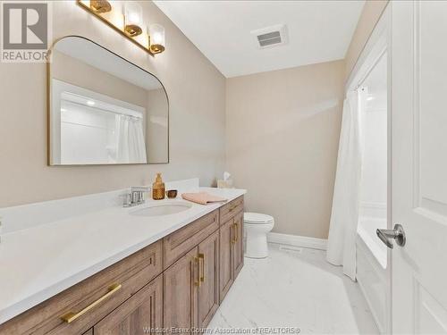 3285 Tullio Drive, Lasalle, ON - Indoor Photo Showing Bathroom