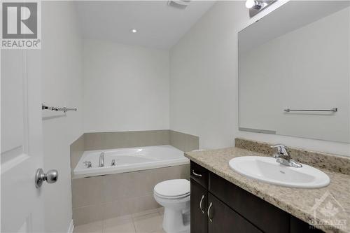 964 Caldermill Private, Ottawa, ON - Indoor Photo Showing Bathroom