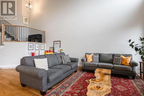 21 Lang Lane, East Luther Grand Valley, ON - Indoor Photo Showing Living Room