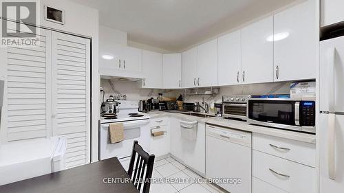 3006 - 10 Tangreen Court, Toronto (Newtonbrook West), ON - Indoor Photo Showing Kitchen