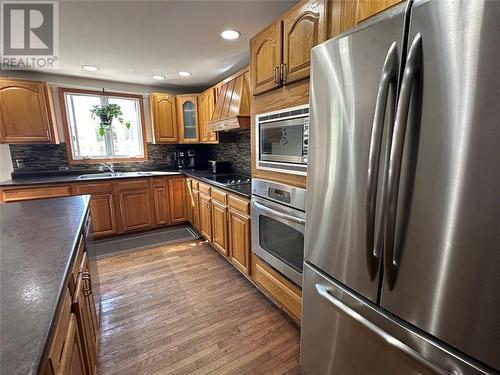 6063 King Street, Mindemoya, Manitoulin Island, ON - Indoor Photo Showing Kitchen With Double Sink