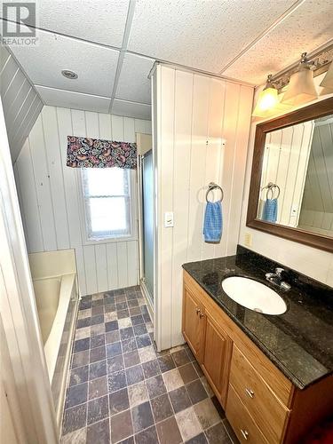 6063 King Street, Mindemoya, Manitoulin Island, ON - Indoor Photo Showing Bathroom