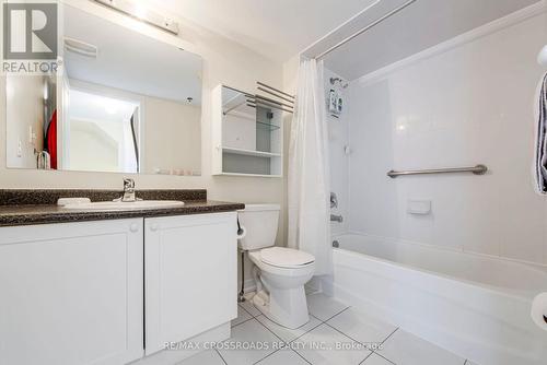 25D Hobson Avenue, Toronto (Victoria Village), ON - Indoor Photo Showing Bathroom