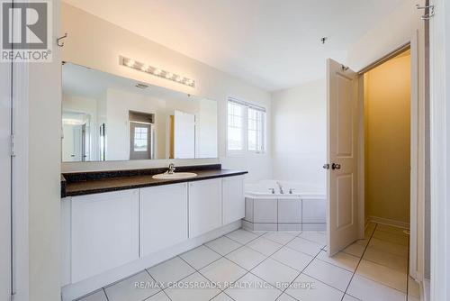 25D Hobson Avenue, Toronto (Victoria Village), ON - Indoor Photo Showing Bathroom