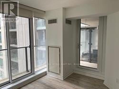 752 - 111 Elizabeth Street, Toronto, ON -  Photo Showing Other Room