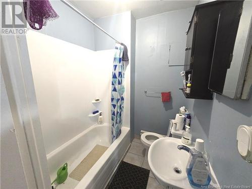 17 23 Rosario Street, Edmundston, NB - Indoor Photo Showing Bathroom