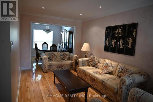 5241 Cinnamon Road, Mississauga, ON - Indoor Photo Showing Living Room