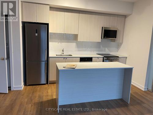 507 - 2433 Dufferin Street W, Toronto (Briar Hill-Belgravia), ON - Indoor Photo Showing Kitchen