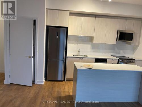 507 - 2433 Dufferin Street W, Toronto (Briar Hill-Belgravia), ON - Indoor Photo Showing Kitchen