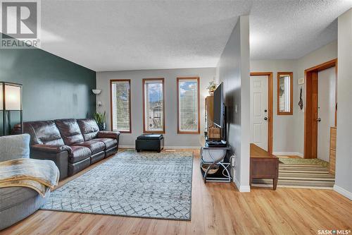 231 Marcotte Way, Saskatoon, SK - Indoor Photo Showing Living Room