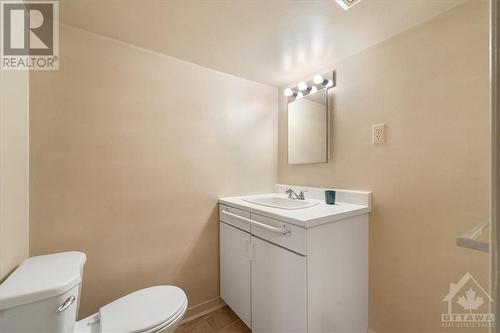 2376 Ogilvie Road, Ottawa, ON - Indoor Photo Showing Bathroom