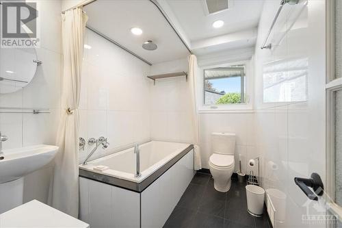 2376 Ogilvie Road, Ottawa, ON - Indoor Photo Showing Bathroom