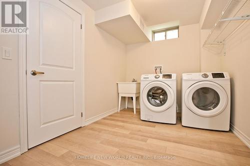 26 Read Street, Aurora, ON - Indoor Photo Showing Laundry Room