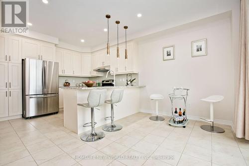 26 Read Street, Aurora, ON - Indoor Photo Showing Kitchen