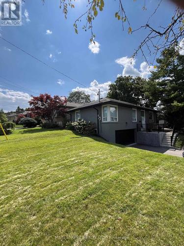 1 Hillavon Drive S, Toronto (Princess-Rosethorn), ON - Outdoor