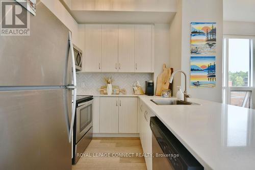 405 - 111 Worsley Street, Barrie (City Centre), ON - Indoor Photo Showing Kitchen With Upgraded Kitchen