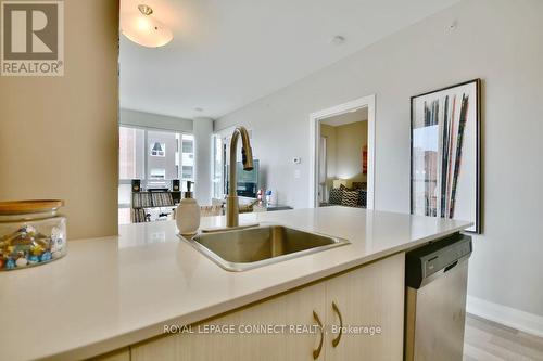 405 - 111 Worsley Street, Barrie (City Centre), ON - Indoor Photo Showing Kitchen