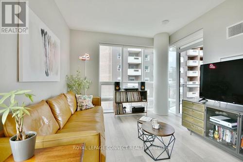 405 - 111 Worsley Street, Barrie (City Centre), ON - Indoor Photo Showing Living Room