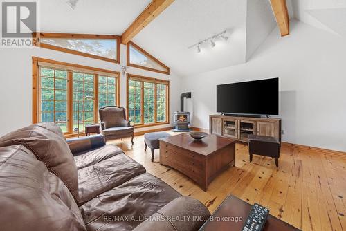 11 Aneva Court, Kawartha Lakes, ON - Indoor Photo Showing Living Room