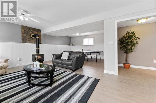 159 Pleasant View Drive, Pembroke, ON - Indoor Photo Showing Living Room