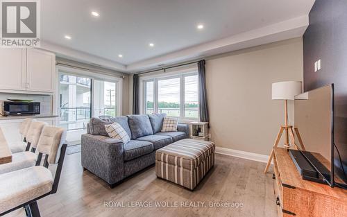 303 - 249 Grey Silo Road, Waterloo, ON - Indoor Photo Showing Living Room