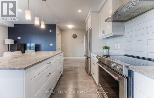 303 - 249 Grey Silo Road, Waterloo, ON - Indoor Photo Showing Kitchen With Upgraded Kitchen