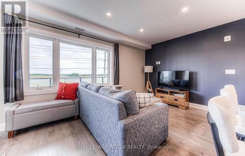 303 - 249 Grey Silo Road, Waterloo, ON - Indoor Photo Showing Living Room