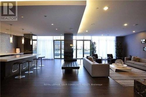 511 - 5168 Yonge Street, Toronto, ON - Indoor Photo Showing Living Room