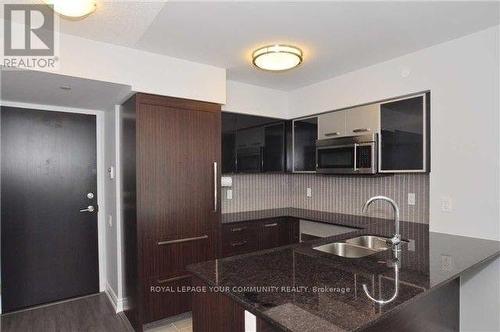 511 - 5168 Yonge Street, Toronto, ON - Indoor Photo Showing Kitchen With Double Sink With Upgraded Kitchen