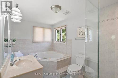 114 Devins Drive, Aurora (Aurora Heights), ON - Indoor Photo Showing Bathroom