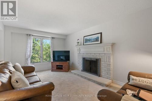 114 Devins Drive, Aurora (Aurora Heights), ON - Indoor Photo Showing Living Room With Fireplace