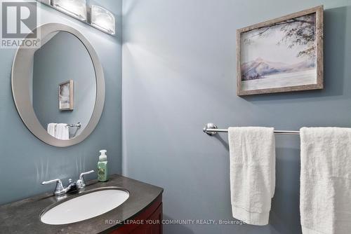 114 Devins Drive, Aurora (Aurora Heights), ON - Indoor Photo Showing Bathroom