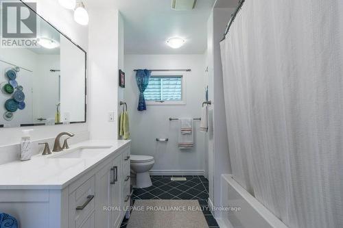 48 Nelson Street, Quinte West, ON - Indoor Photo Showing Bathroom