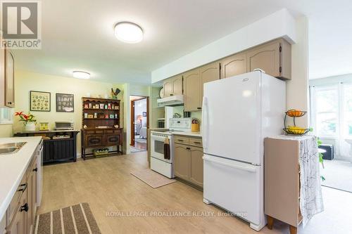 48 Nelson Street, Quinte West, ON - Indoor Photo Showing Kitchen