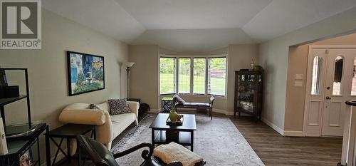 64 Birkshire Pl, Sault Ste. Marie, ON - Indoor Photo Showing Living Room