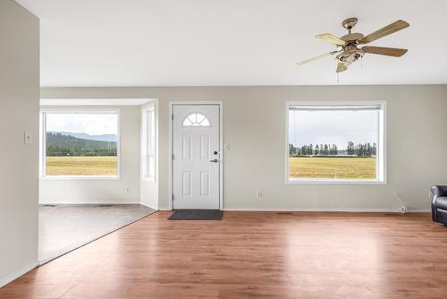 3575 Canyon Road, Spallumcheen, BC - Indoor Photo Showing Other Room