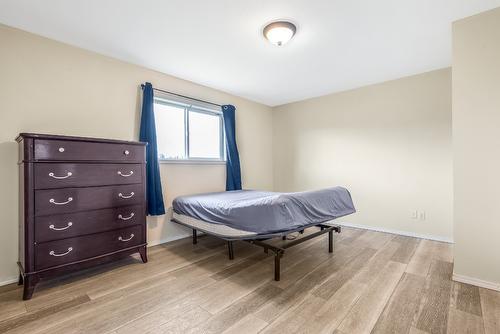 3575 Canyon Road, Spallumcheen, BC - Indoor Photo Showing Other Room